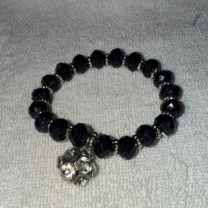 Elegant Black Beaded Bracelet with Silver Tone Accents